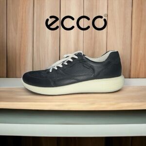 Ecco (EUC) Scandinavian design, Leather Sneakers Size 10